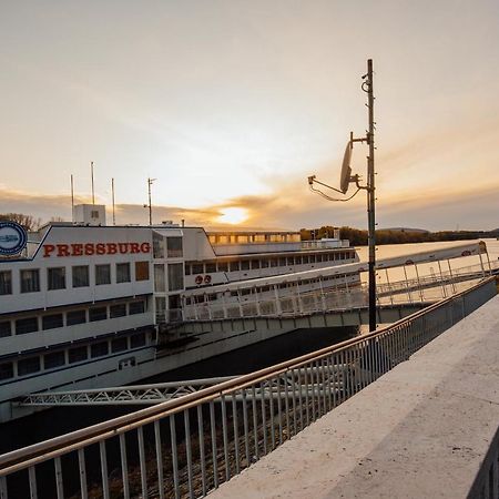 Botel Pressburg Exterior photo