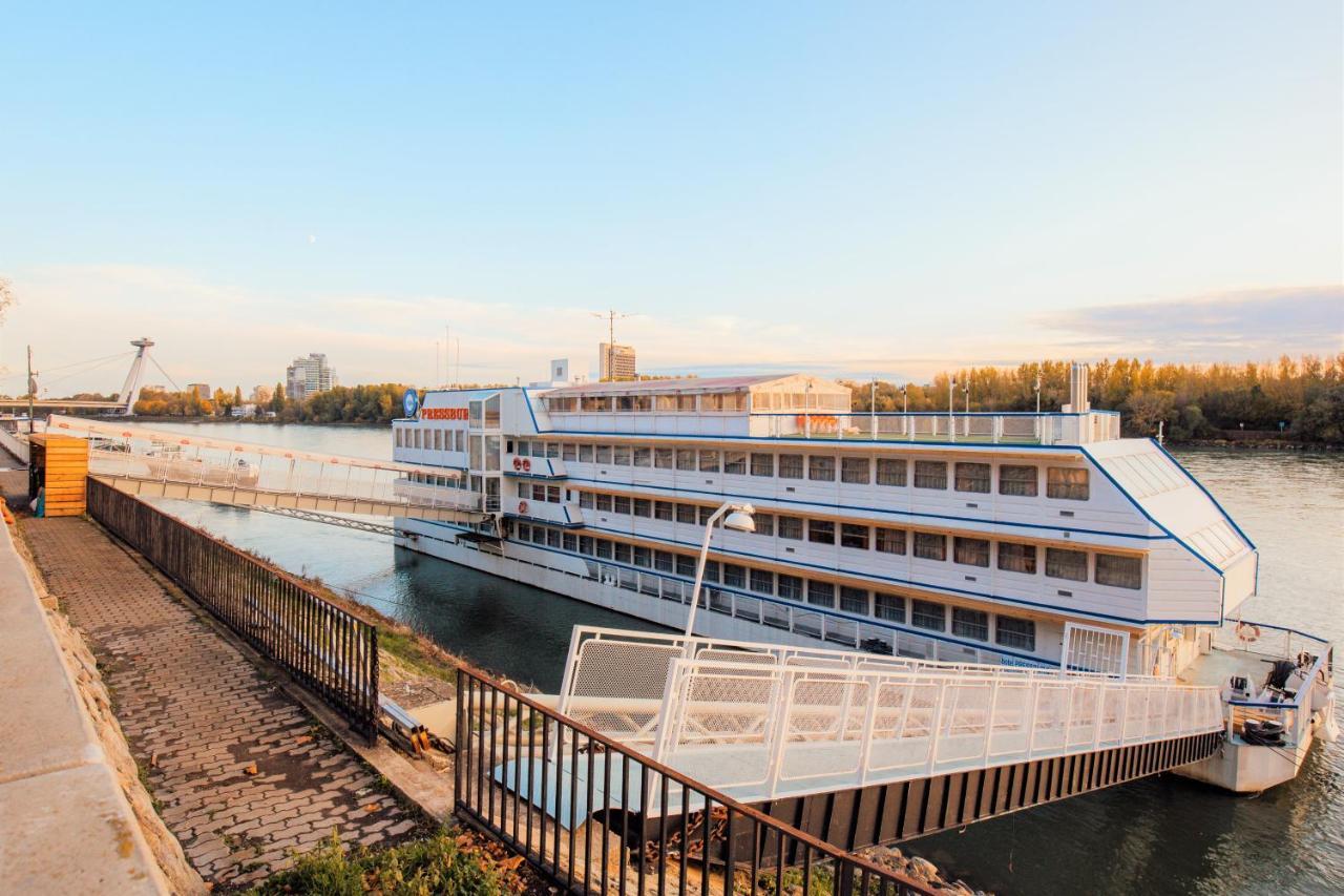 Botel Pressburg Exterior photo