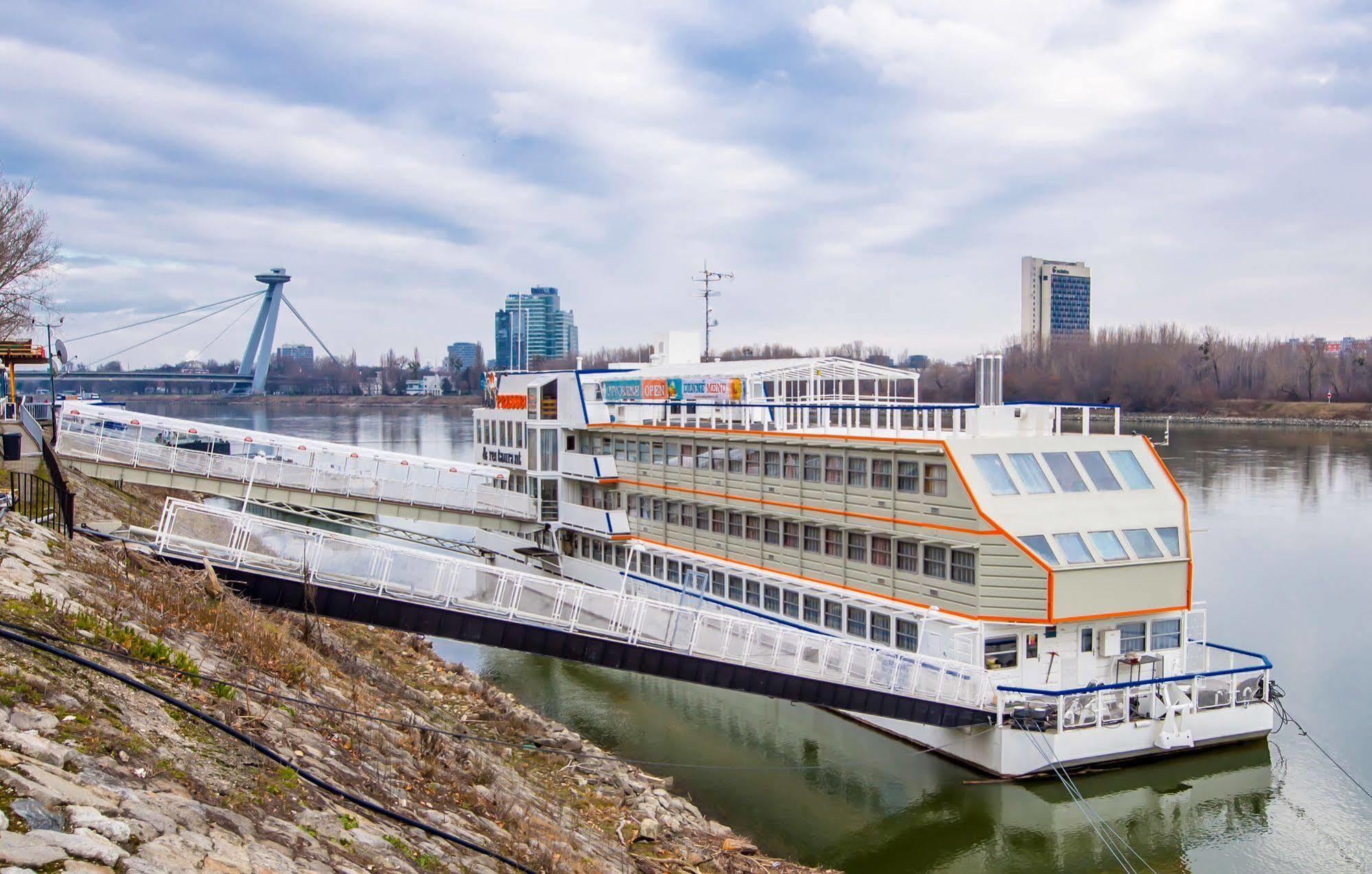 Botel Pressburg Exterior photo