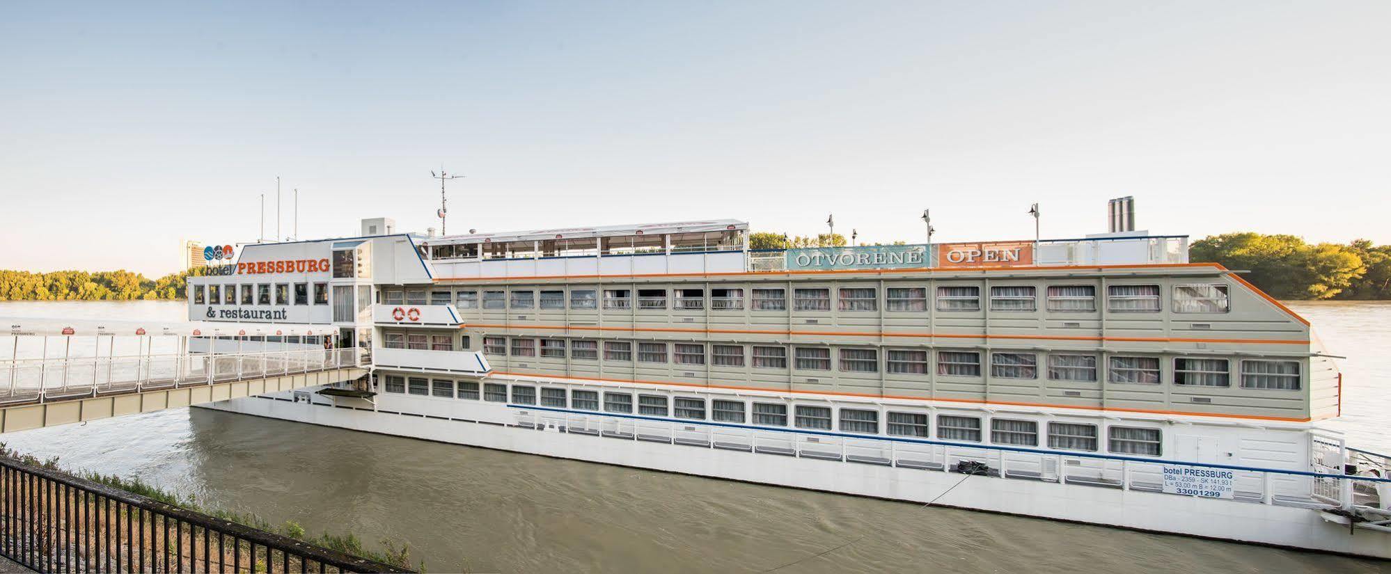 Botel Pressburg Exterior photo